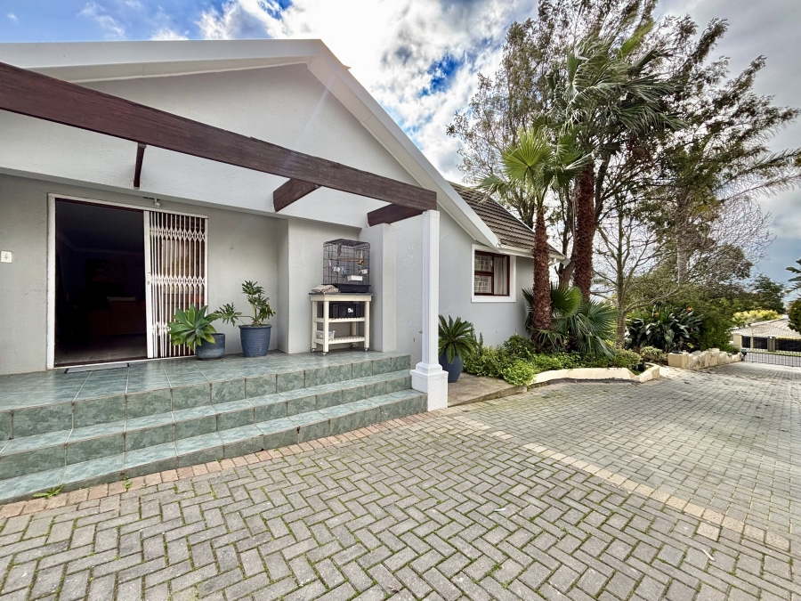 5 Bedroom Property for Sale in Vierlanden Western Cape